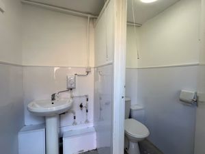 Photo 8- click for photo gallery